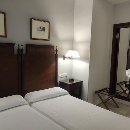 Hotel Iberia Plaza America Caces Екстериор снимка